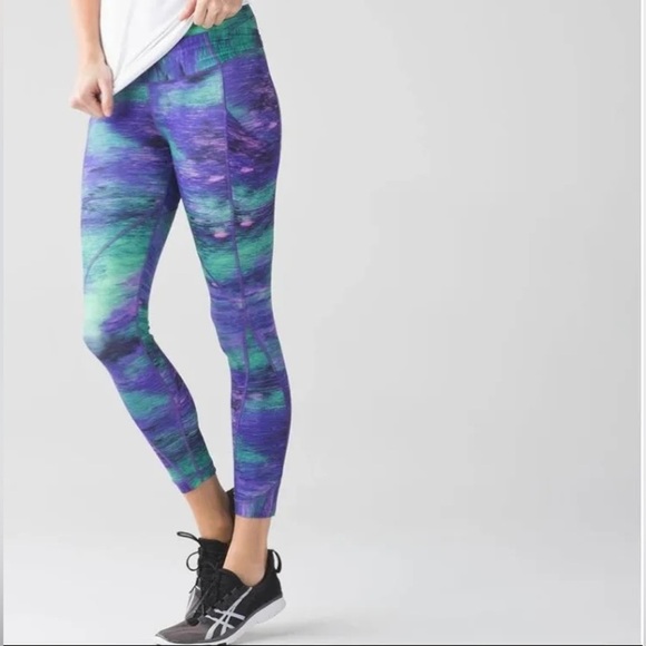 🍋 Lululemon Time To Shine Tights/Leggings - Rio Nights - Size 8 - Pre-Loved 🍋 - Picture 1 of 10